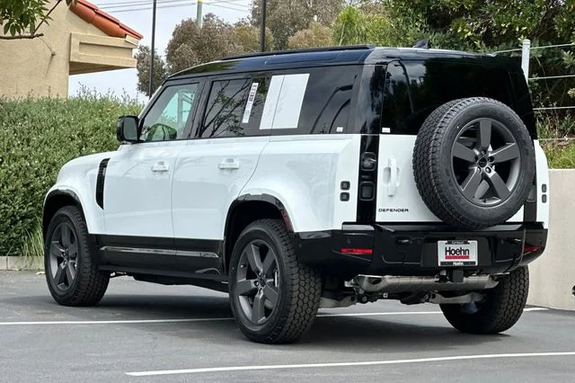 New 2026 Fuji White Land Rover X-Dynamic SE image 3
