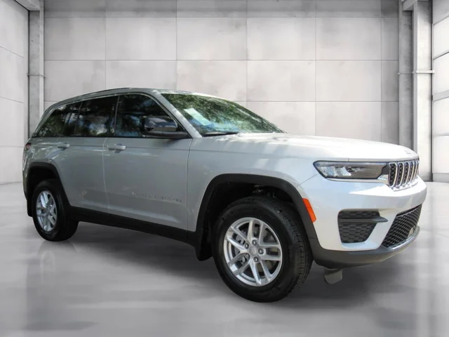 2026 Jeep Grand Cherokee Laredo