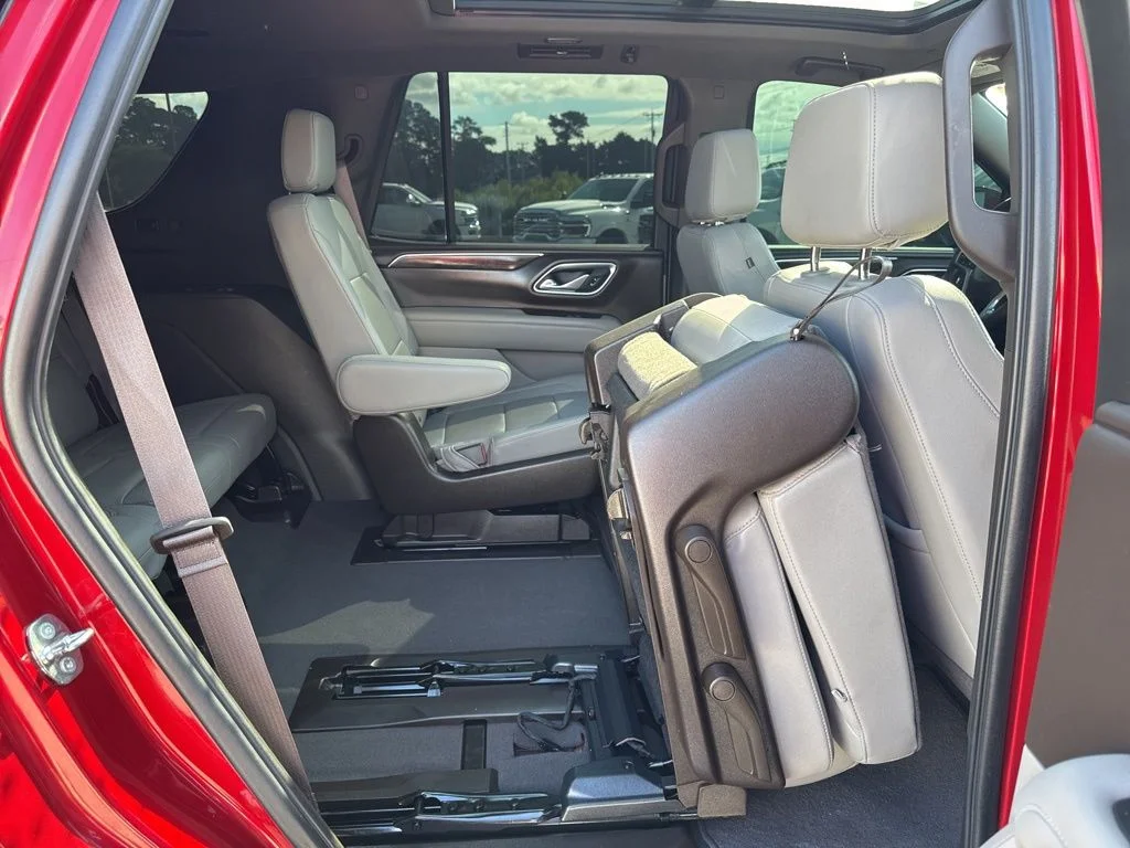 Used 2023 Red Chevrolet Z71 image 20
