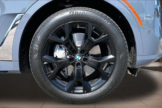 Used 2026 Brown BMW xDrive40i image 9