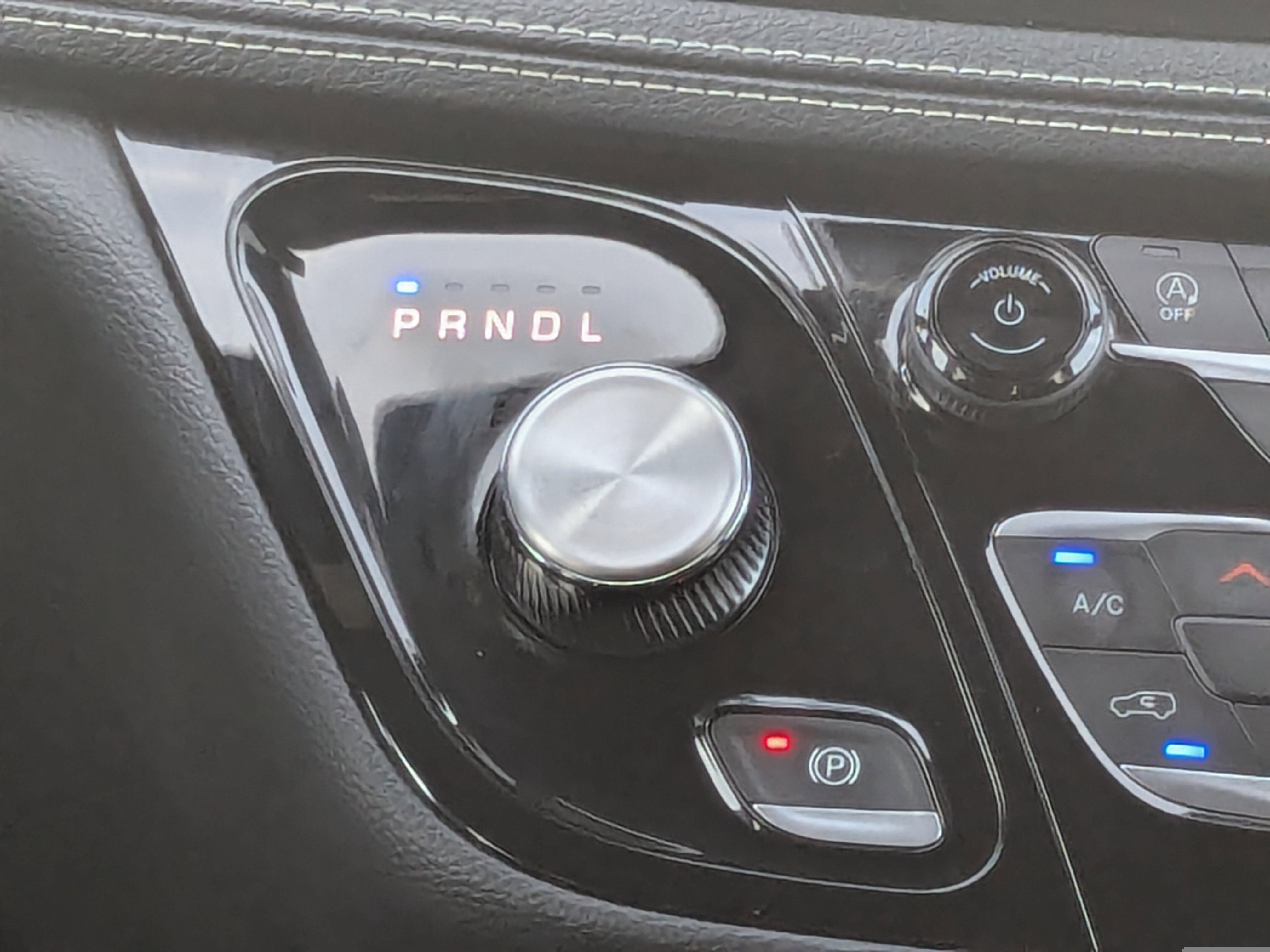 Used 2024 Fathom Blue Pearlcoat Chrysler Touring image 23