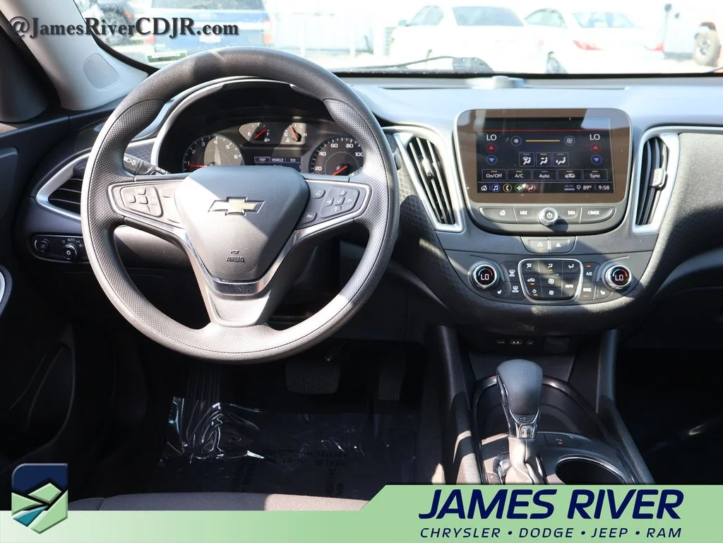 Used 2024 White Chevrolet LT image 18