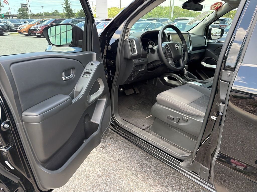 Used 2025 Super Black Nissan SV image 11