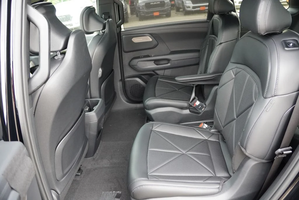 New 2027 Ebony Black Kia EX image 11