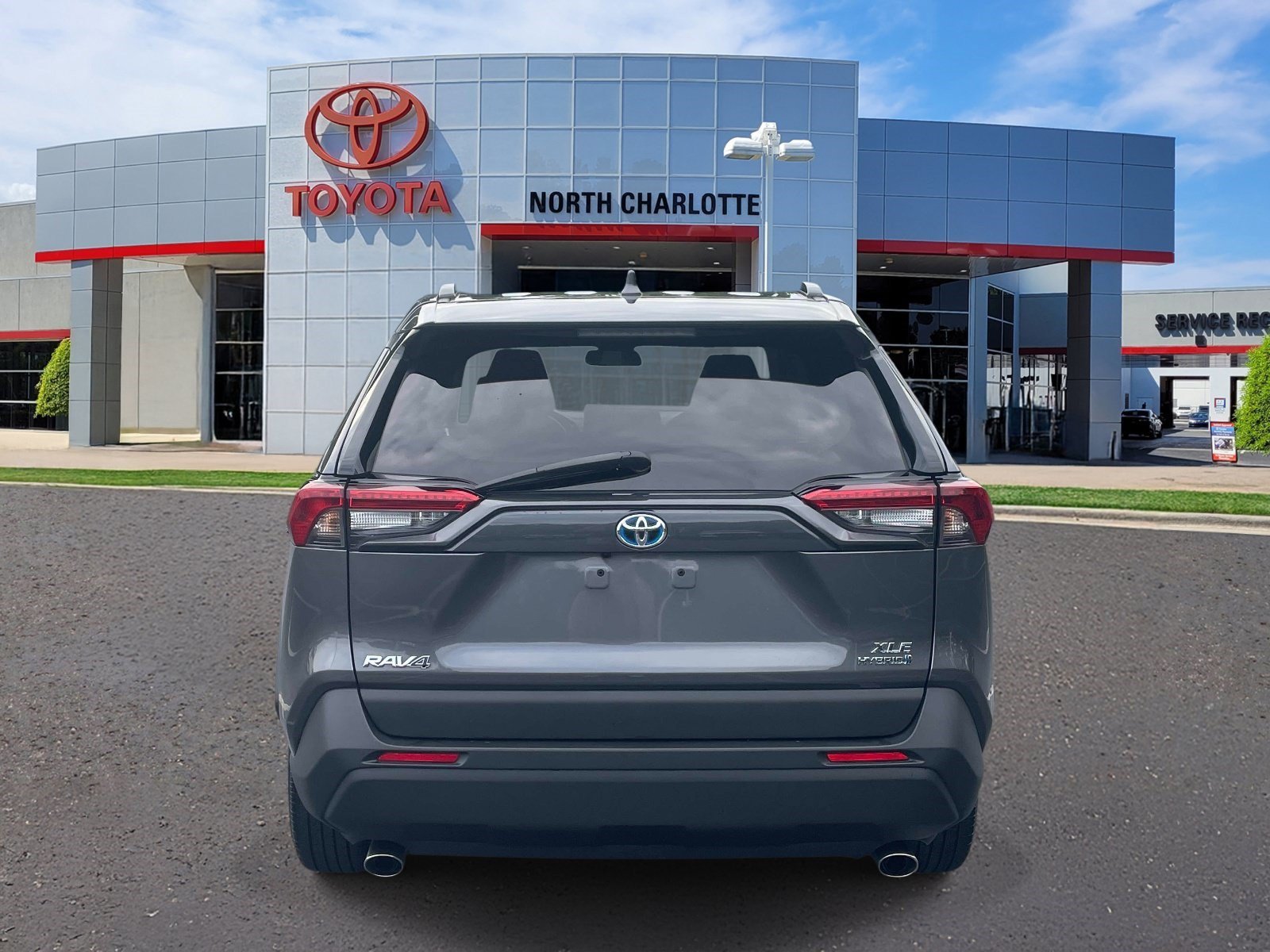 Used 2022 Magnetic Gray Metallic Toyota Hybrid XLE image 5