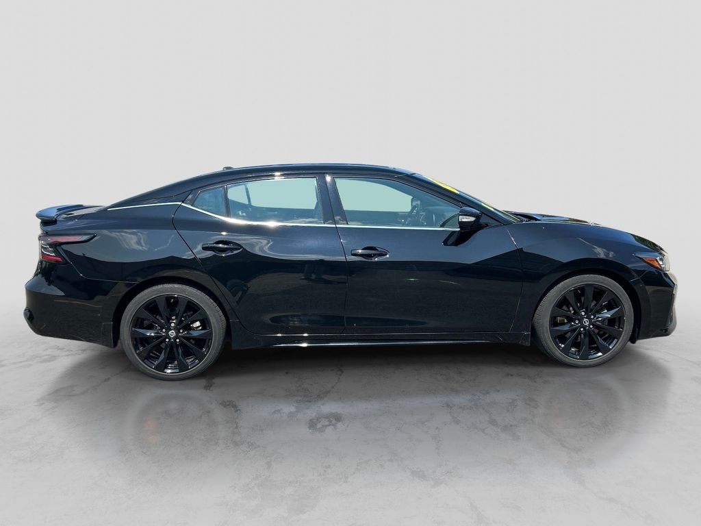 Used 2022 Black Nissan SR image 6
