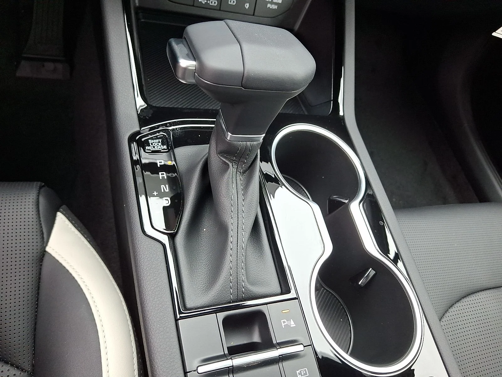 New 2026 White Kia GT-Line image 16