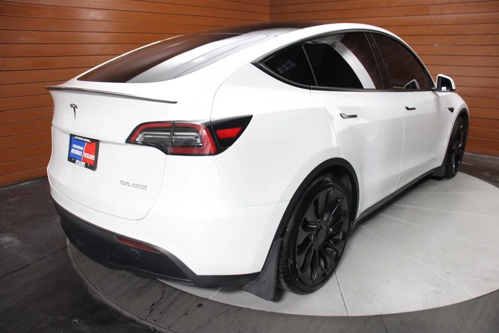 Used 2022 Pearl White Multi-Coat Tesla Performance image 14