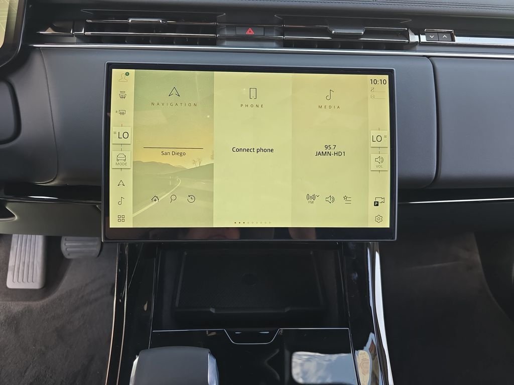 New 2026 Santorini Black Land Rover SE image 21