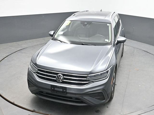 Used 2023 Gray Volkswagen 2.0T SE image 21
