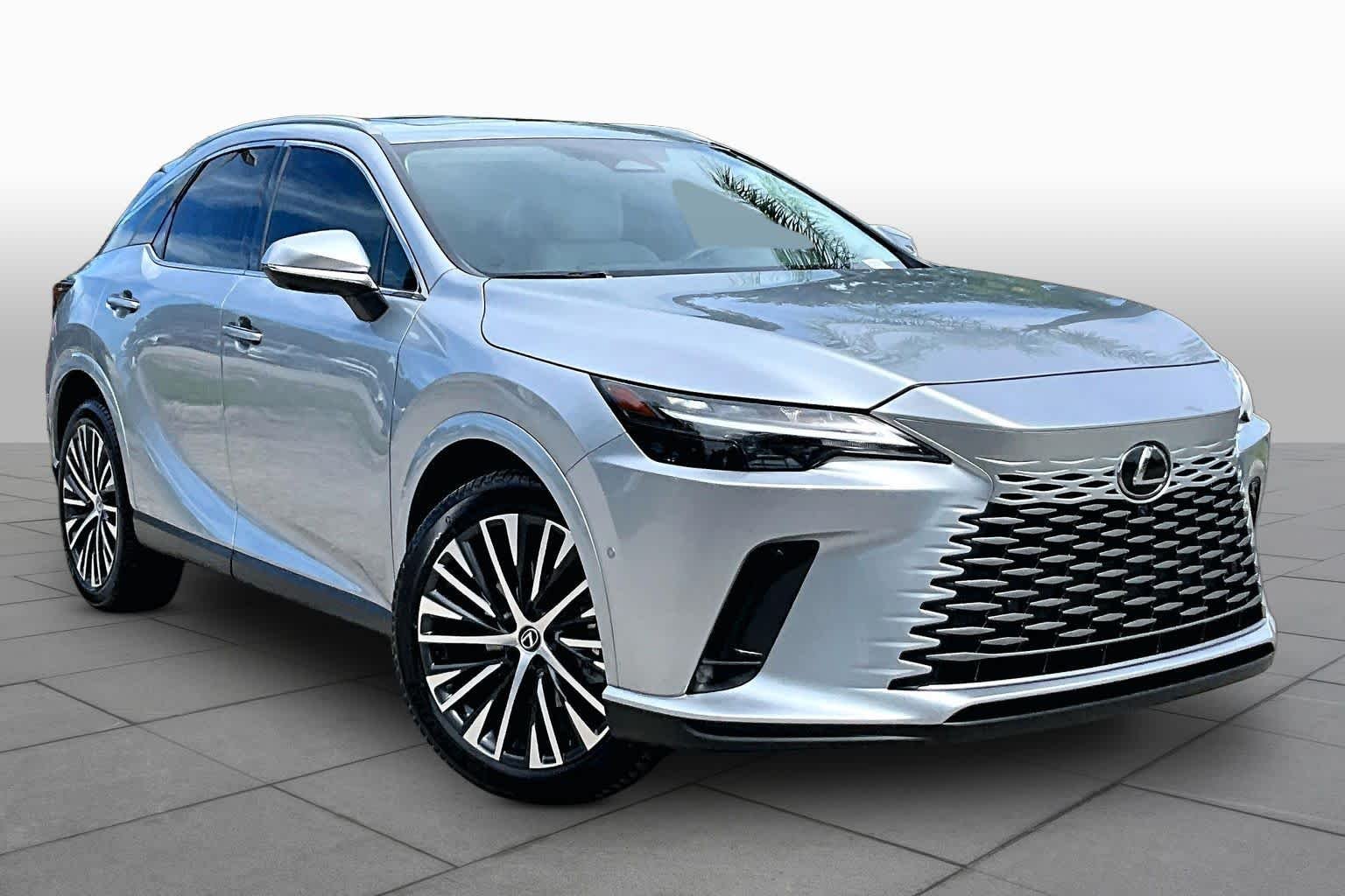Used 2024 Iridium Lexus Premium Plus image 3