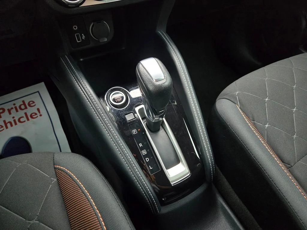 Used 2020 Orange Nissan SR image 21
