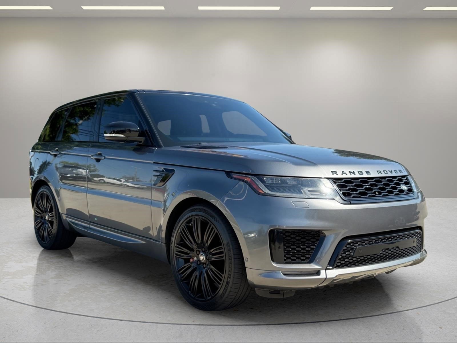 Used 2019  Land Rover Dynamic image 3