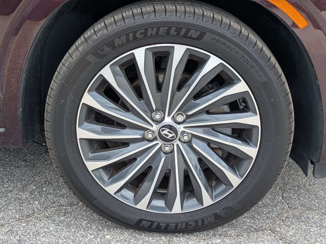 Used 2023 Red Hyundai Calligraphy image 11