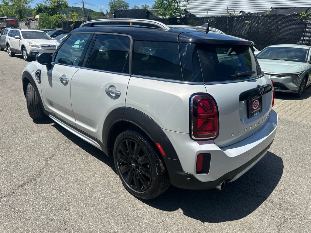Used 2022 White MINI  image 4