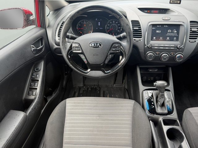Used 2018 Red Kia S image 15