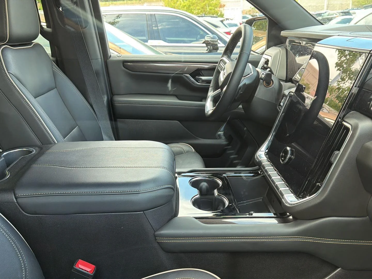 Used 2026 Onyx Black GMC Elevation image 9