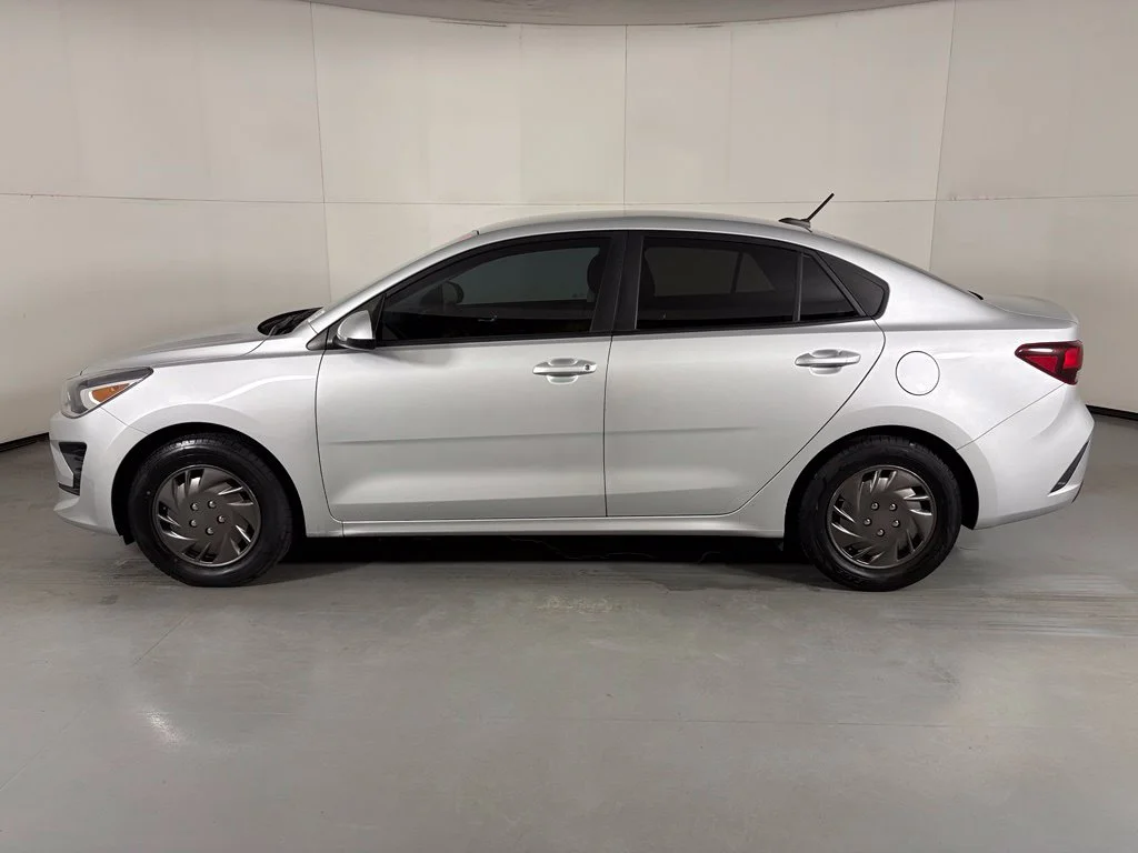 Used 2023 Silver Kia S image 5