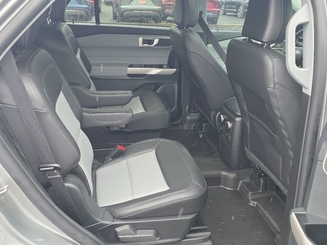 Used 2024 Silver Ford XLT image 24
