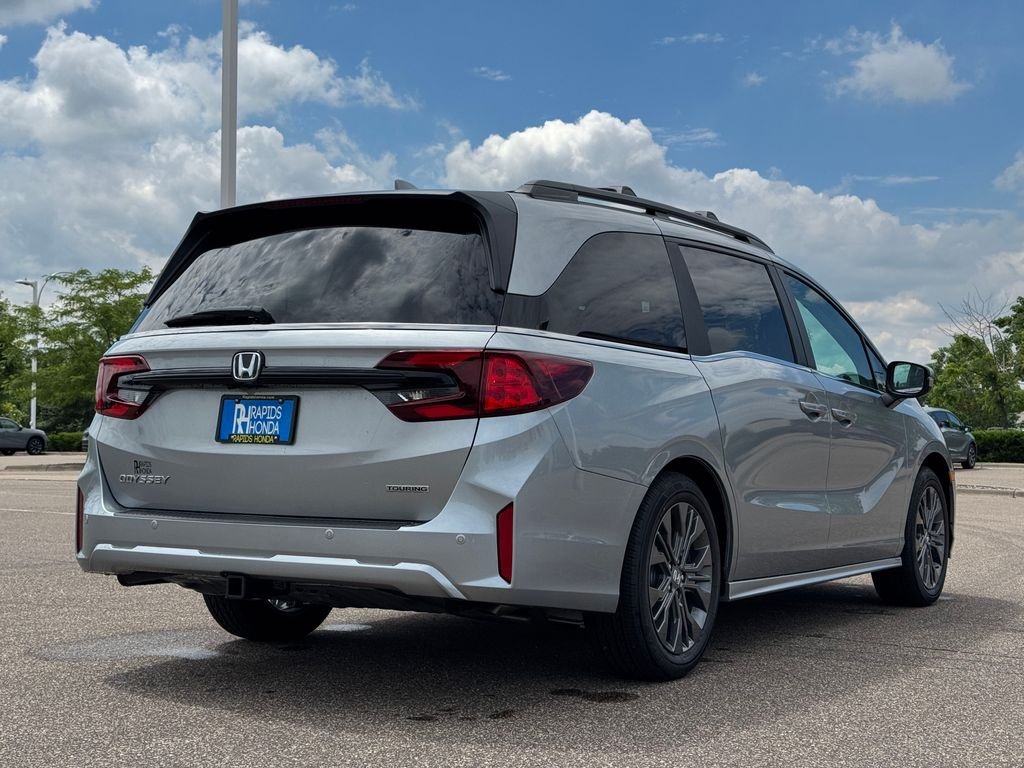 New 2026 Solar Silver Metallic Honda Touring image 5