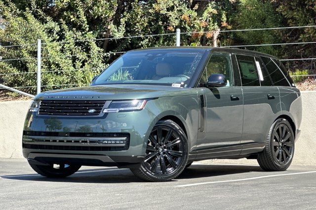 New 2027 Belgravia Green Land Rover SE image 1