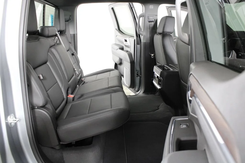 2026 GMC Sierra 1500 SLT - Photo 12