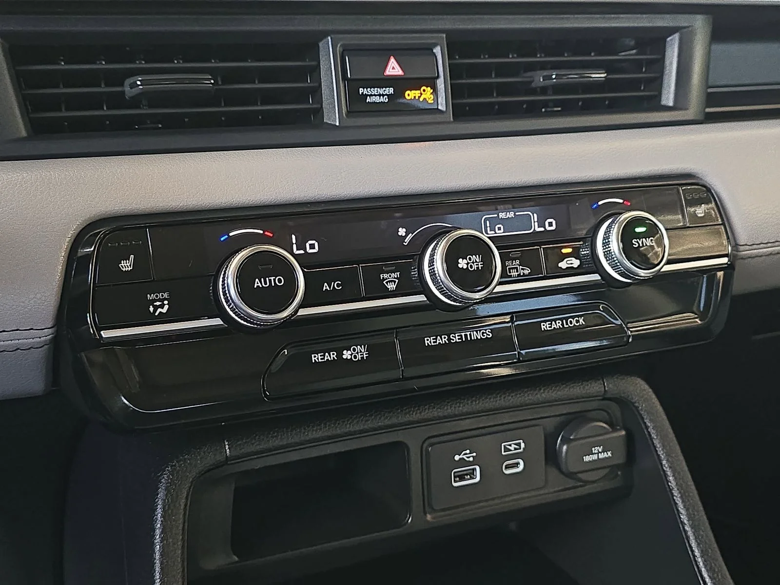 2025 Honda Pilot Touring - Photo 24