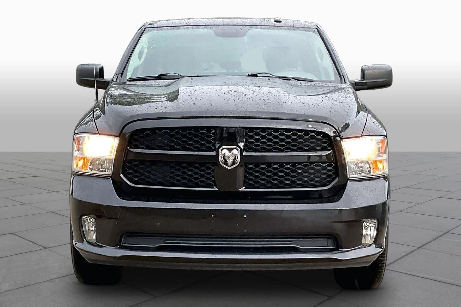 Used 2016 Brilliant Black Crystal Pearlcoat Ram Express image 4