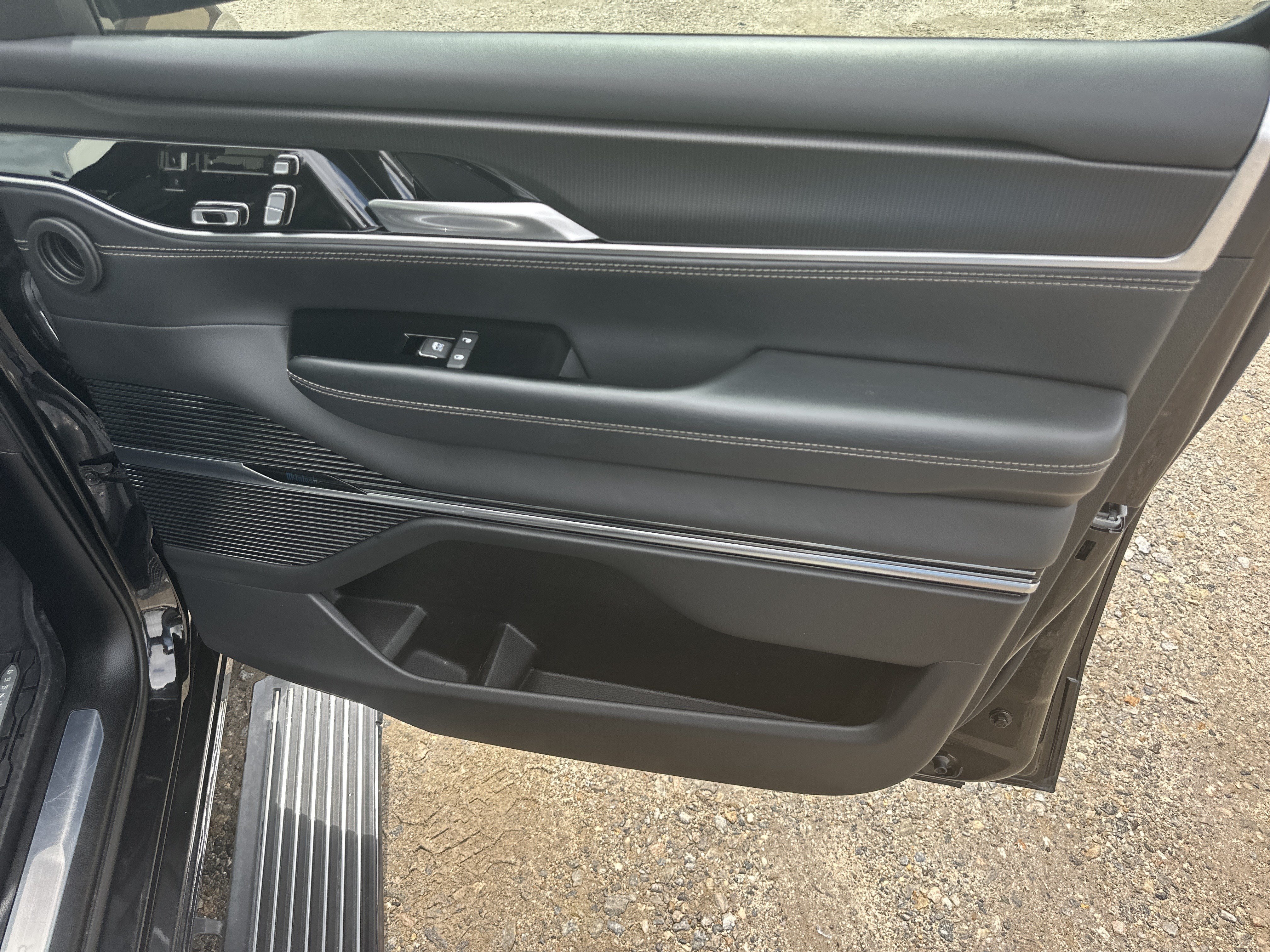 2024 Jeep Grand Wagoneer L Series II - Photo 15