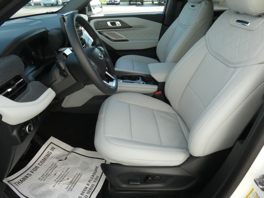 New 2027 Star White Metallic Tri-Coat Ford Platinum™ image 7