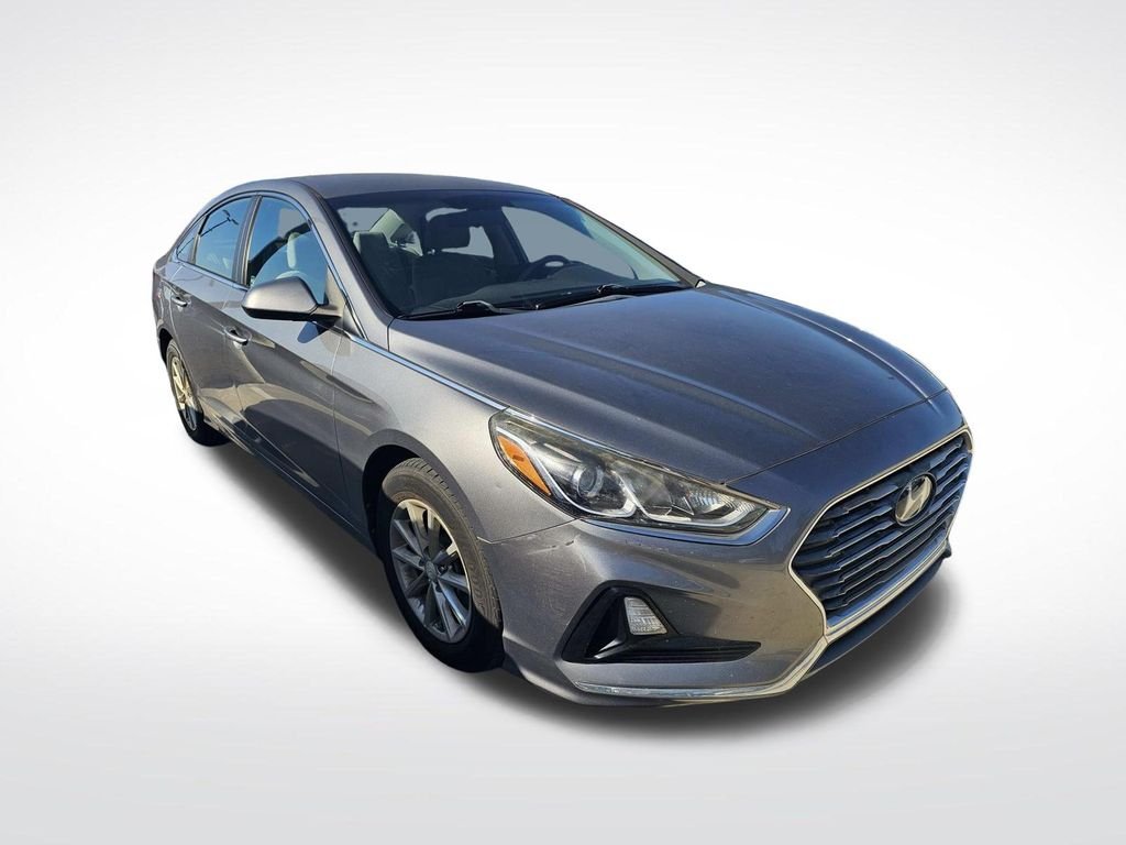 Used 2019 Gray Hyundai SE image 1