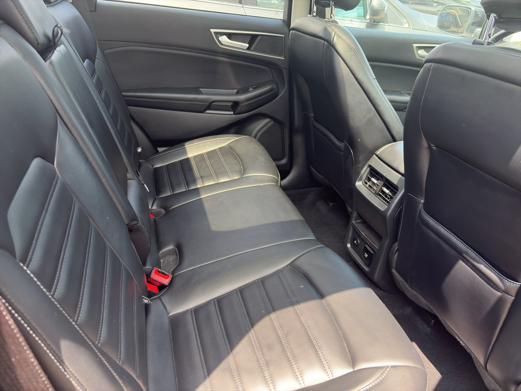 Used 2023 Agate Black Metallic Ford SEL image 5