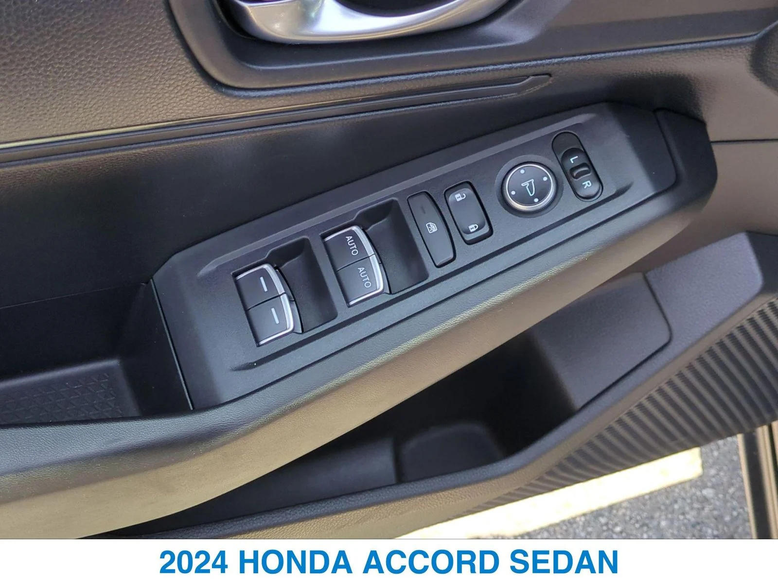 Used 2024 Black Honda LX image 13