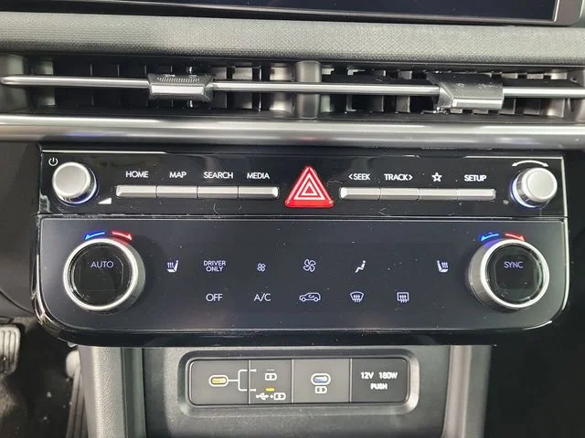 Used 2025 Red Hyundai SEL Convenience image 30