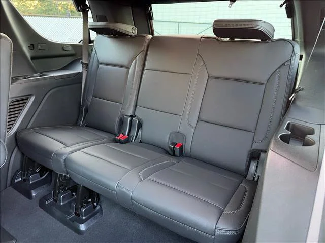 Used 2025 White Frost Tricoat GMC Denali image 21