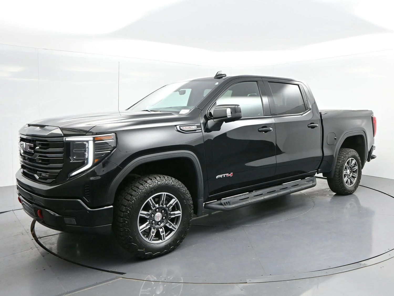 Used 2024 Onyx Black GMC AT4 image 4