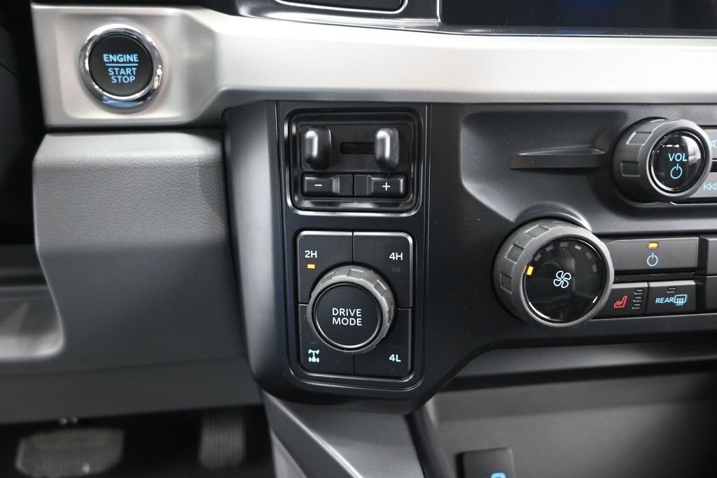 New 2026 Agate Black Metallic Ford XLT image 18