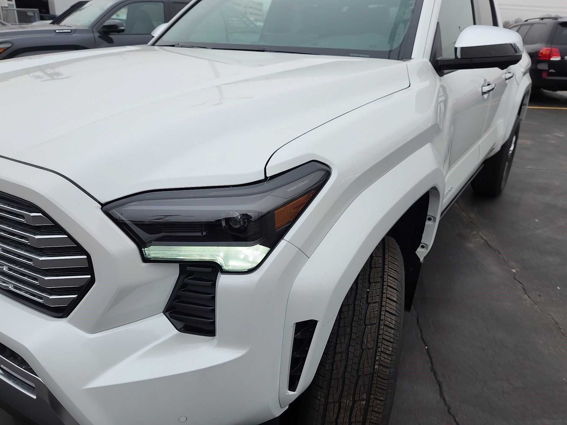 2026 Toyota Tacoma Limited - Photo 9