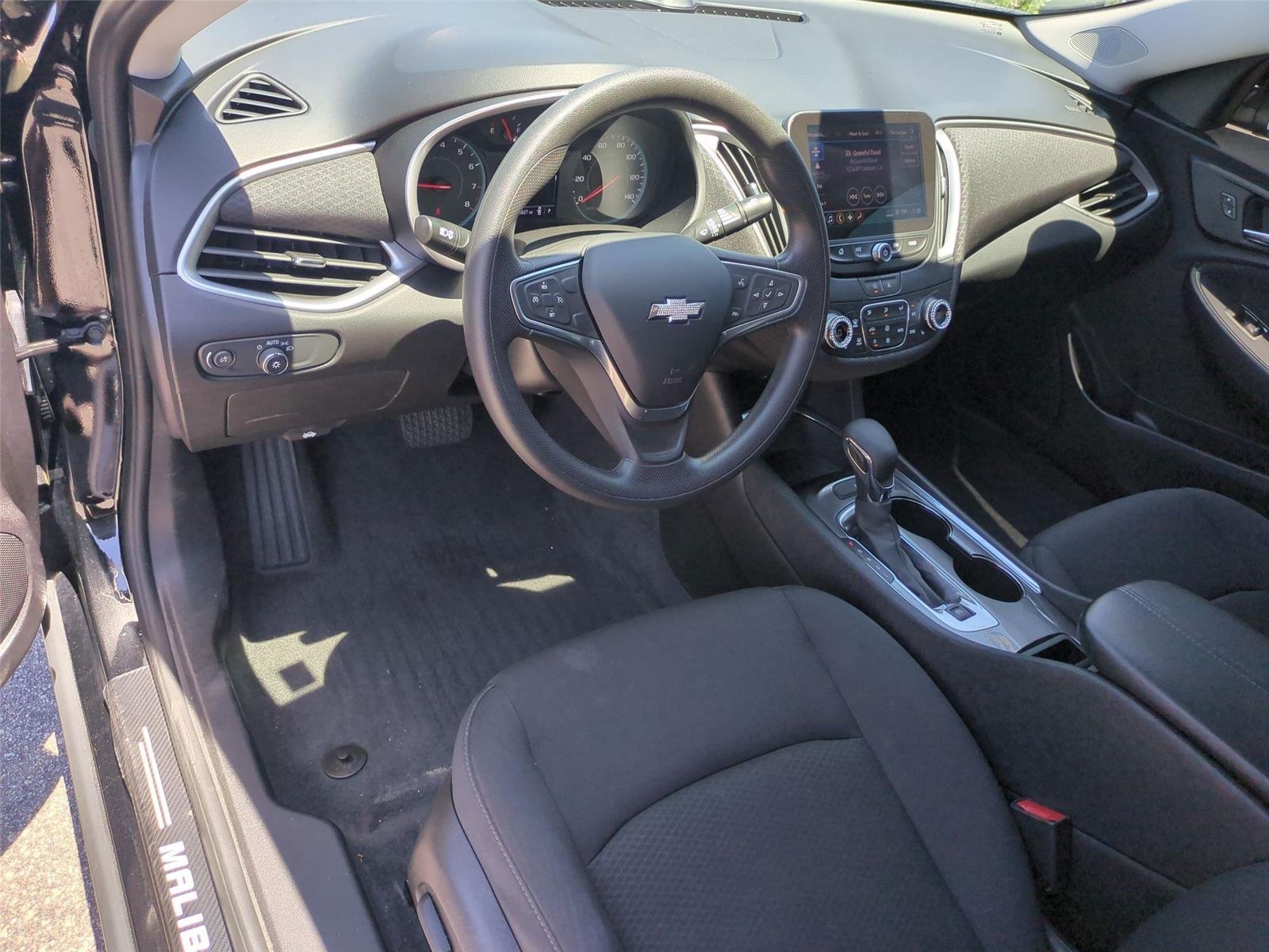 Used 2022 Mosaic Black Metallic Chevrolet LT image 19