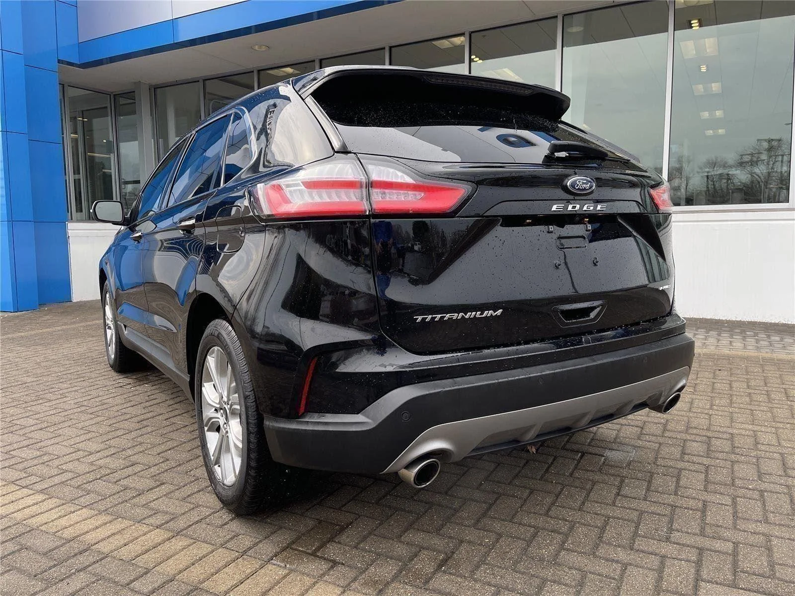 Used 2024 Agate Black Metallic Ford Titanium image 3