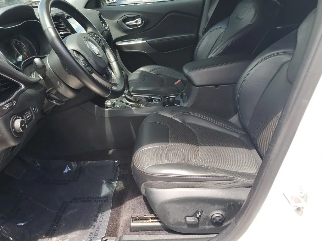 Used 2019 White Jeep Limited image 21
