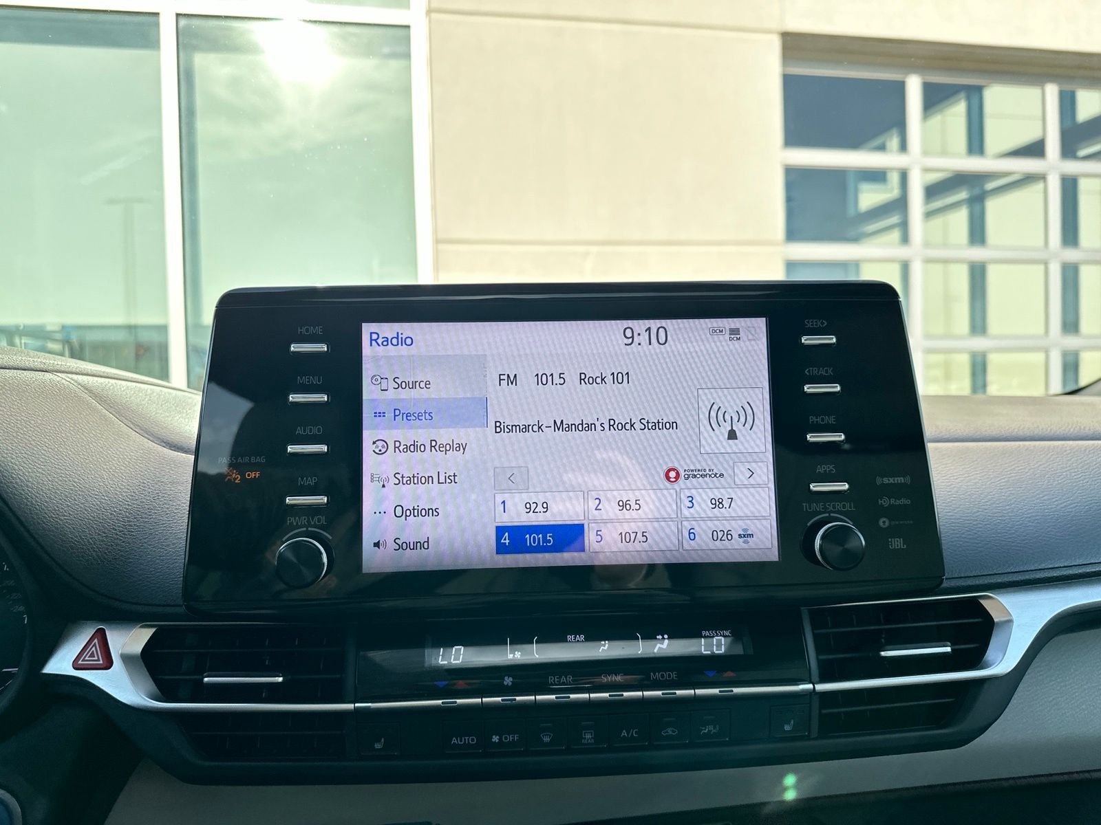 Used 2022 Beige Toyota XLE image 61