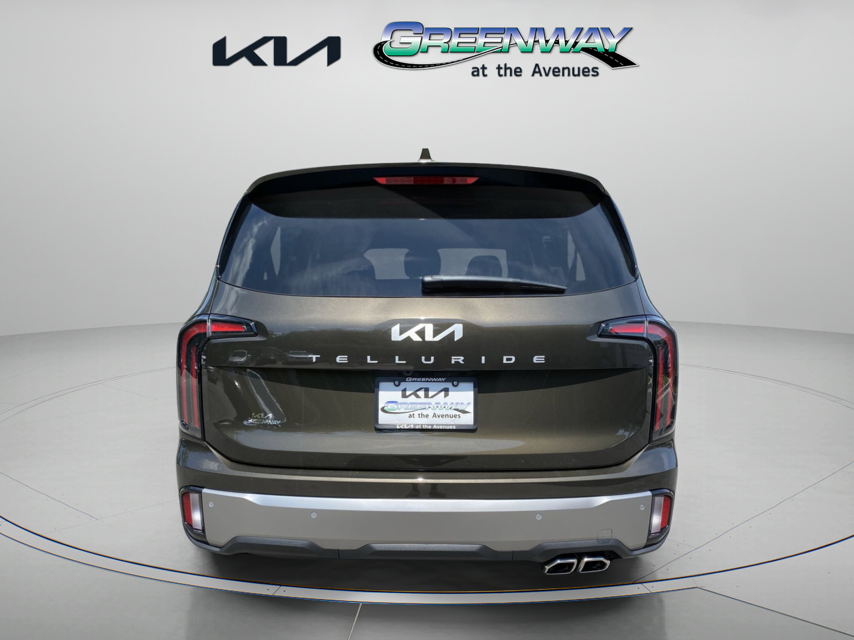Certified Used 2025 Dark Moss Kia SX image 3