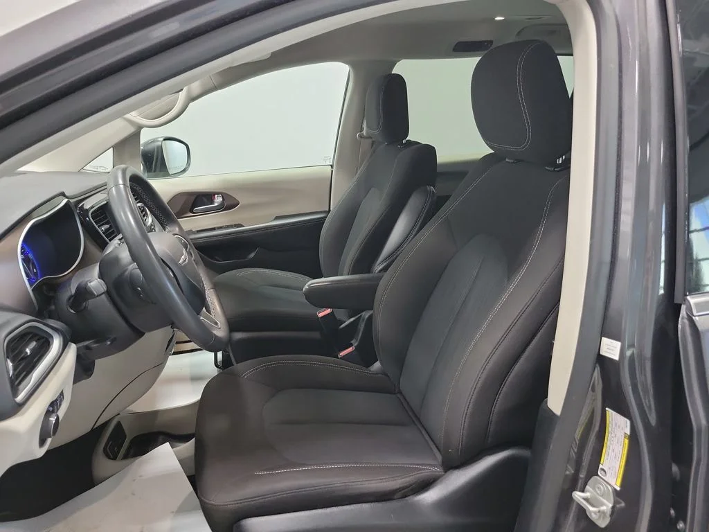 Used 2023 Gray Chrysler LX image 2
