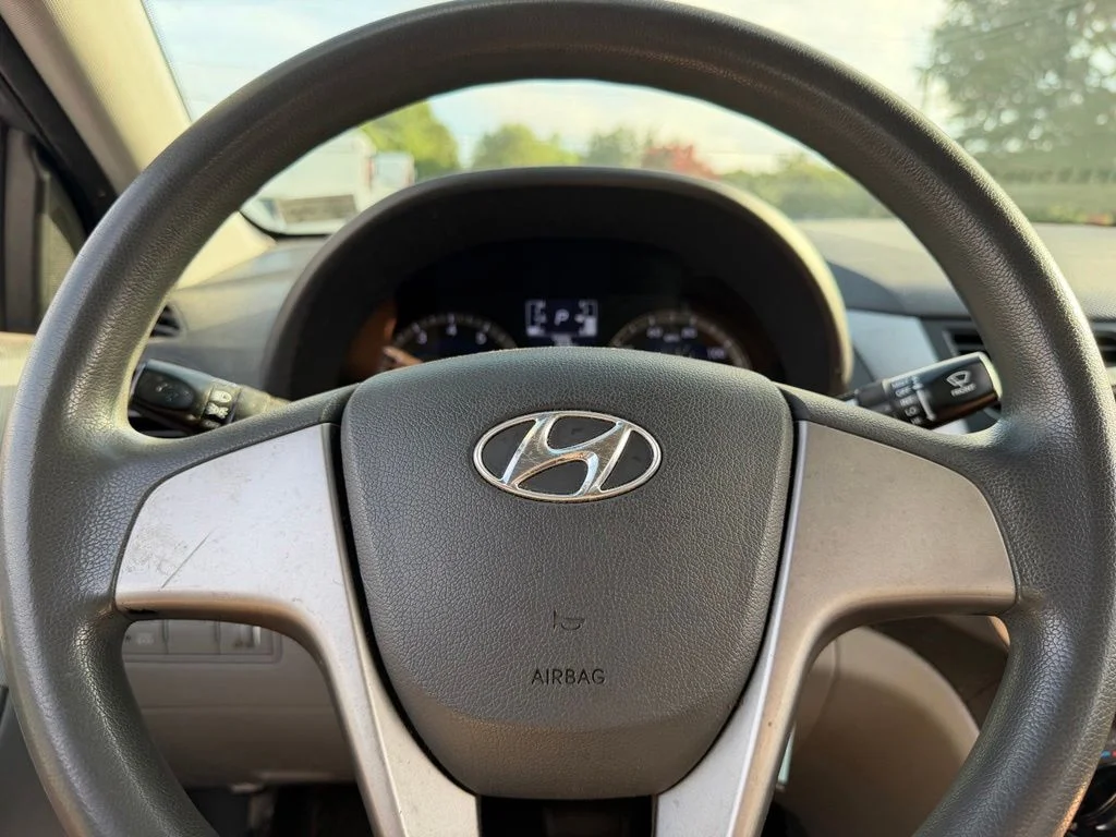 Used 2017 Gray Hyundai SE image 26