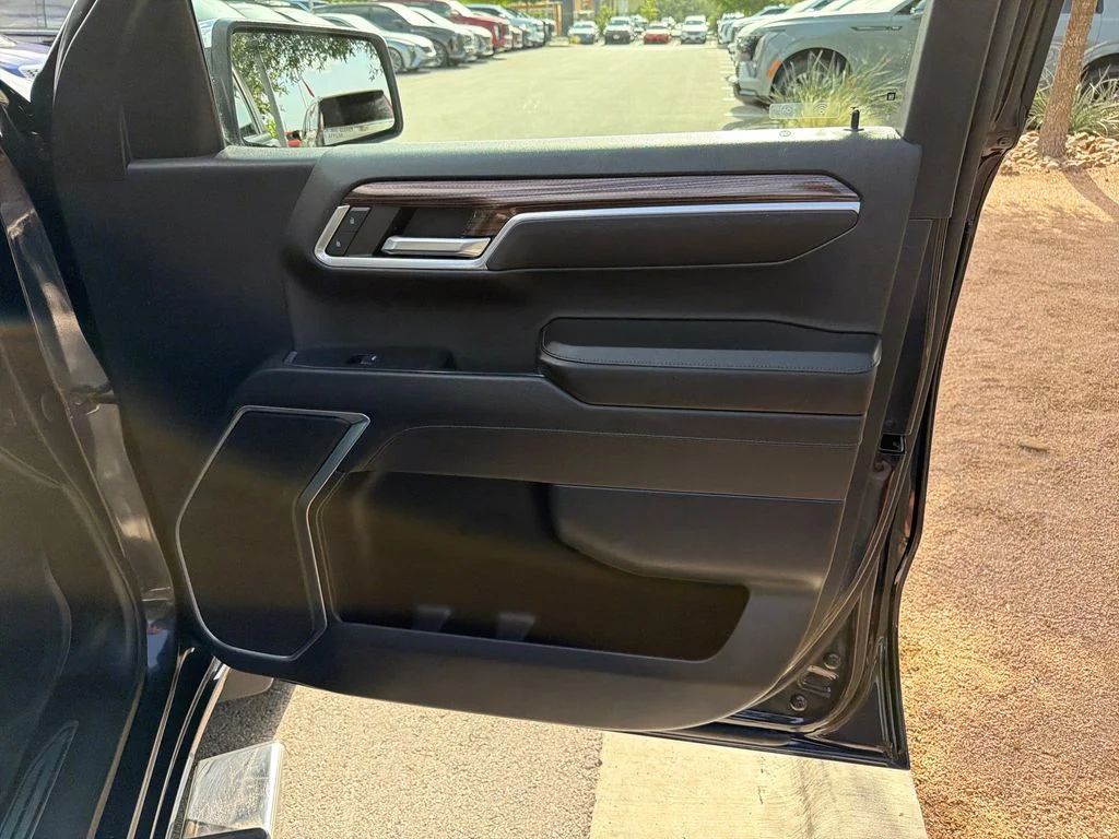 Used 2022 Gray Chevrolet LT image 40