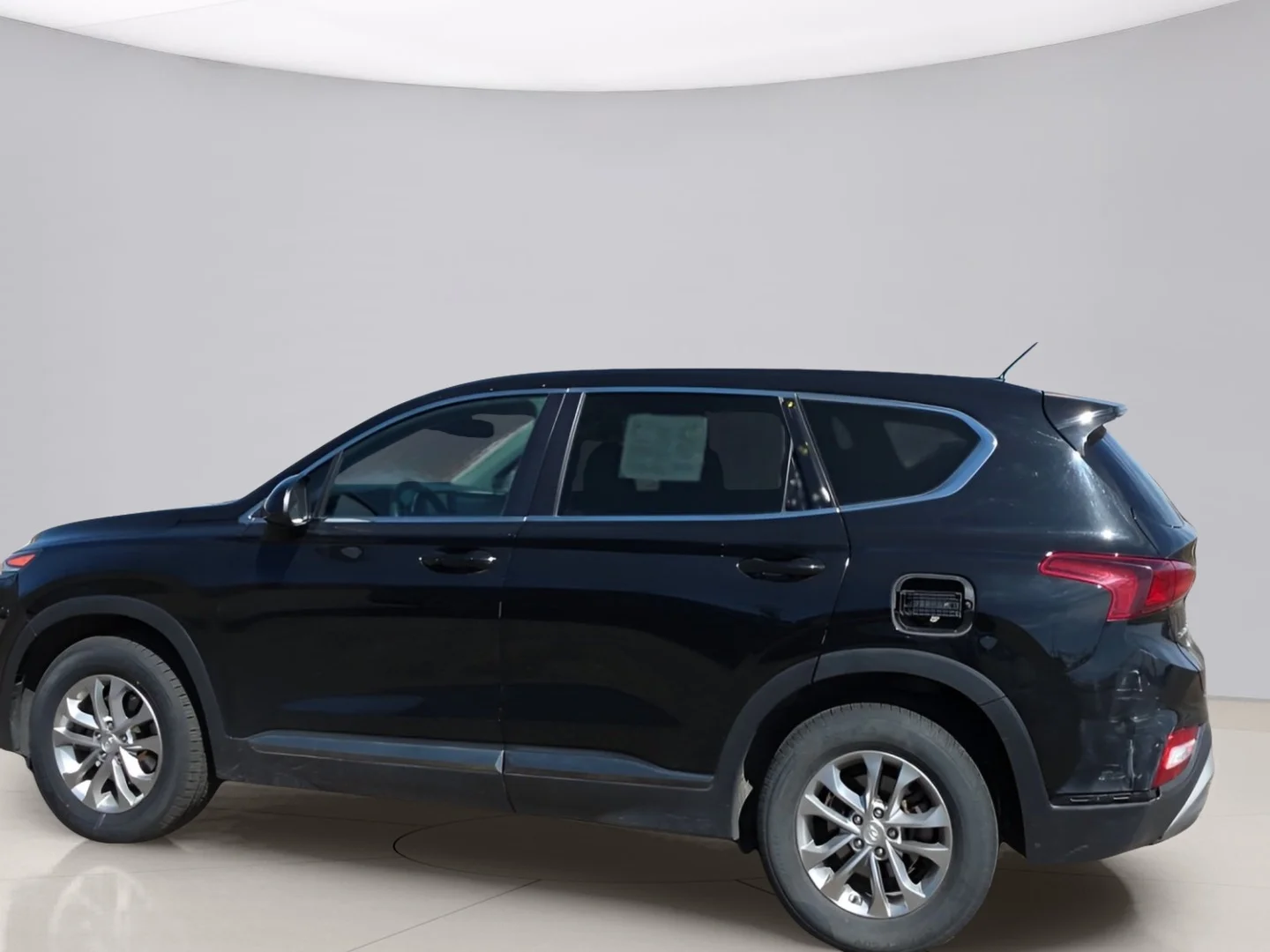 Used 2019 Black Hyundai SE image 4