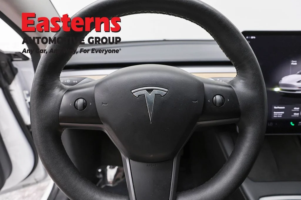 Used 2023 White Tesla Base image 10