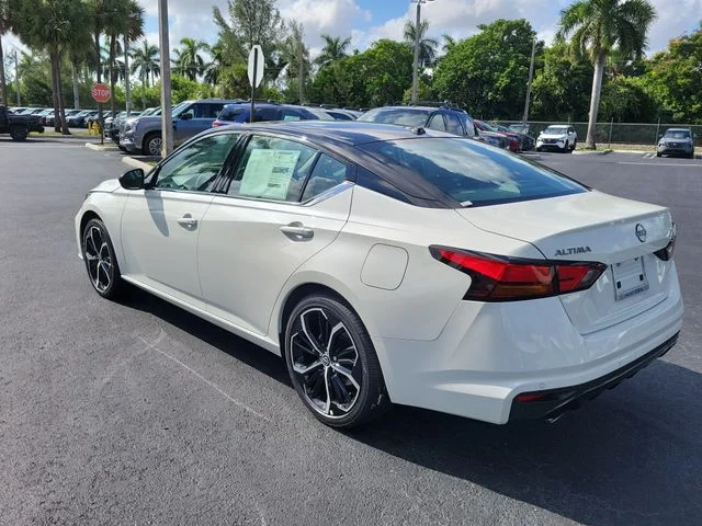 New 2026 Pearl White TriCoat / Super Black Two-tone Nissan SR image 6