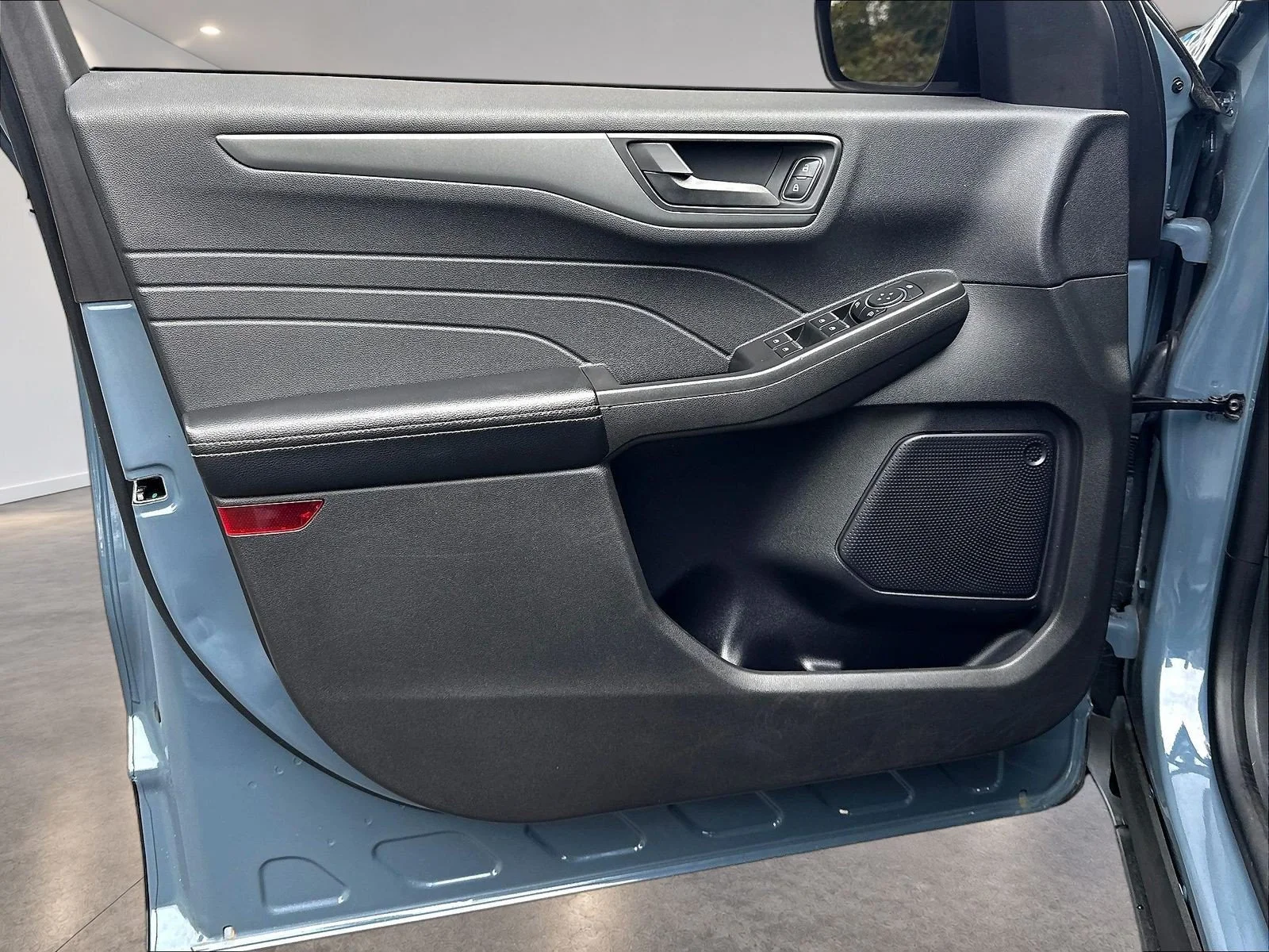 Used 2023 Vapor Blue Ford Active image 22